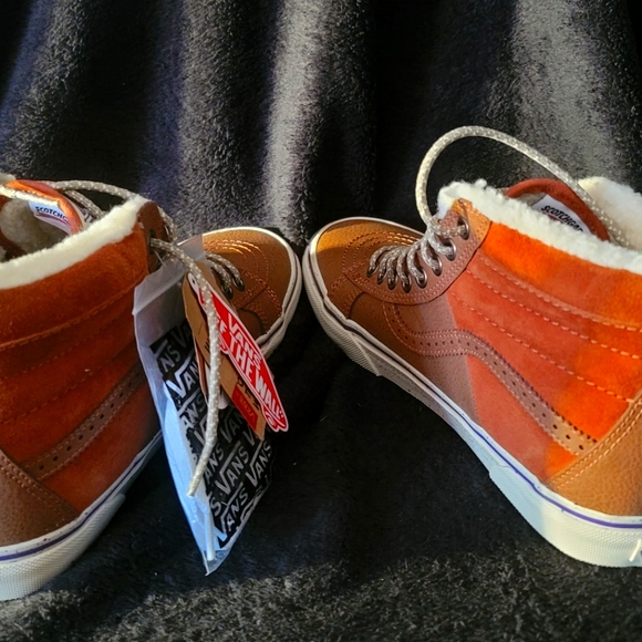 Shoes - Picture 4 of 7